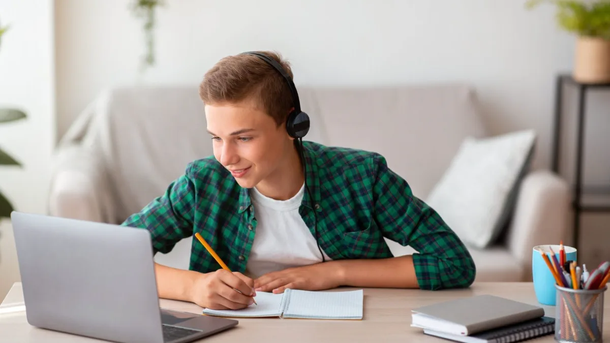 Using Technology Tools for Language Learning and English Speaking